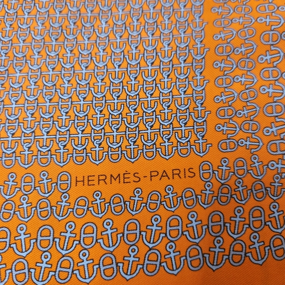 Hermes Paris 100% Silk Hand Rolled Scarf 45 Anchor Pattern - Picture 3 of 5